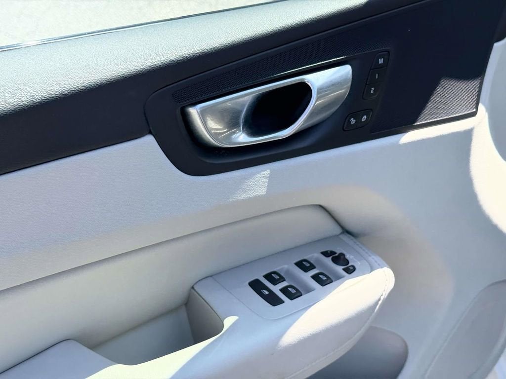 2024 Volvo XC60 B5 Core
