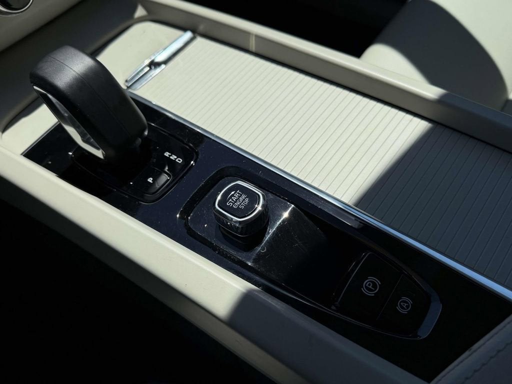 2024 Volvo XC60 B5 Core