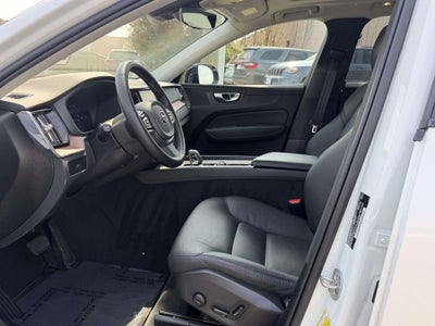 2024 Volvo XC60 B5 Plus Dark Theme