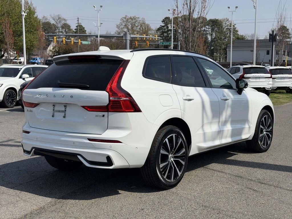 2024 Volvo XC60 B5 Plus Dark Theme