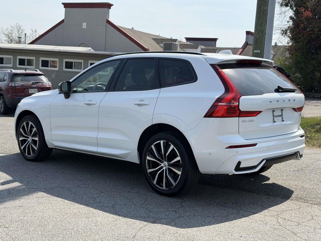 2024 Volvo XC60 B5 Plus Dark Theme