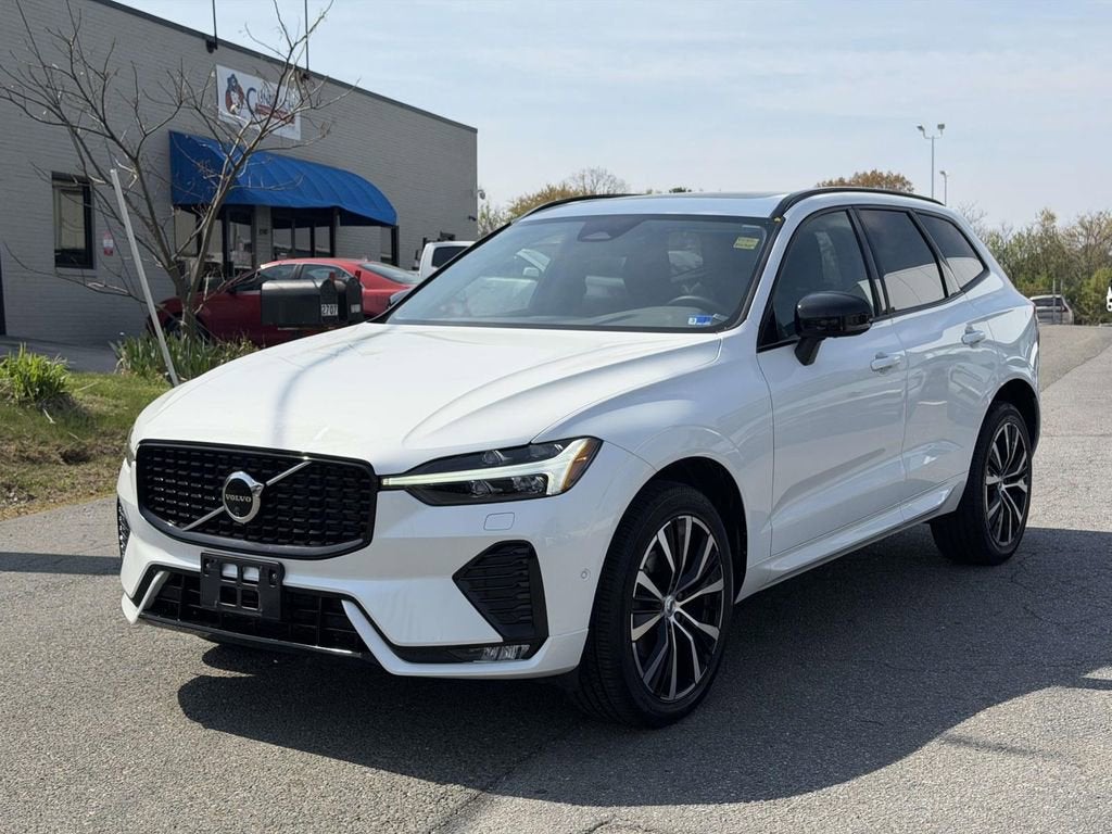 2024 Volvo XC60 B5 Plus Dark Theme