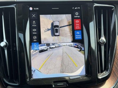 2024 Volvo XC60 B5 Plus Dark Theme