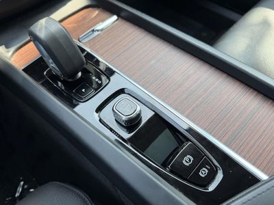 2024 Volvo XC60 B5 Plus Dark Theme