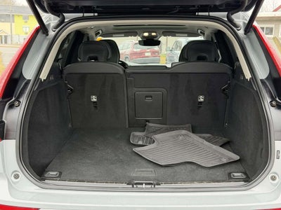 2024 Volvo XC60 B5 Plus Dark Theme