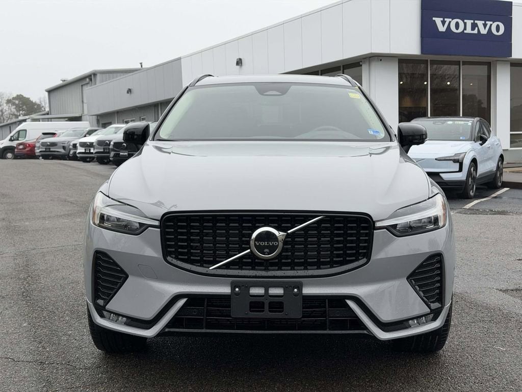 2024 Volvo XC60 B5 Plus Dark Theme