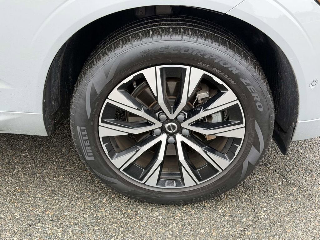 2024 Volvo XC60 B5 Plus Dark Theme