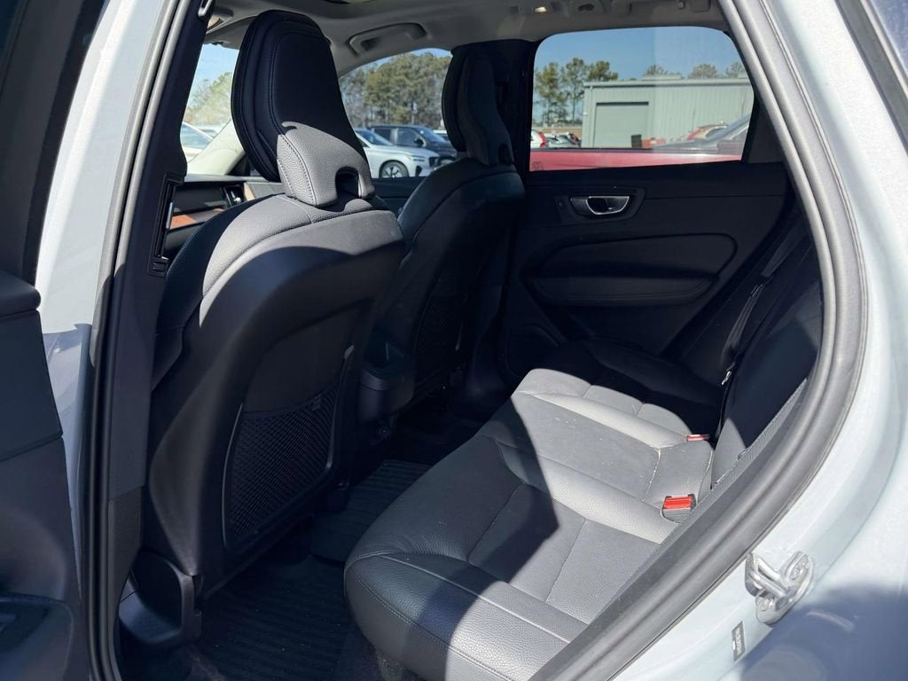 2024 Volvo XC60 B5 Plus Dark Theme