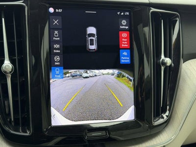 2023 Volvo XC60 B5 Plus Dark Theme