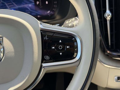 2024 Volvo XC60 B5 Plus Dark Theme