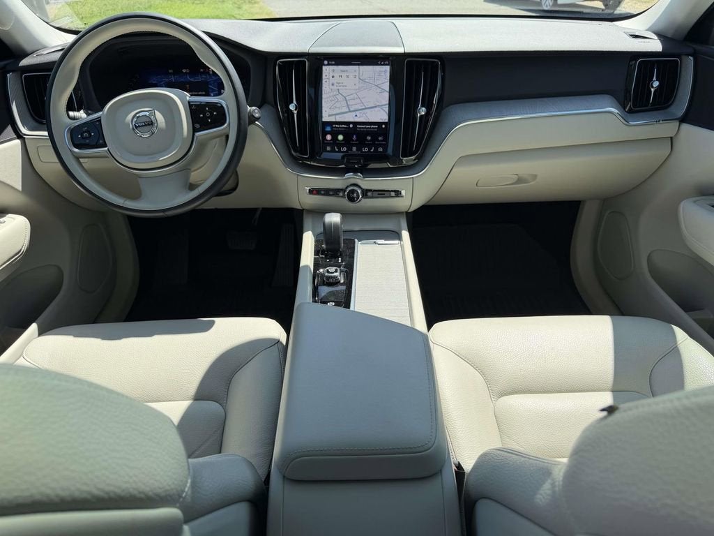 2024 Volvo XC60 B5 Plus Dark Theme
