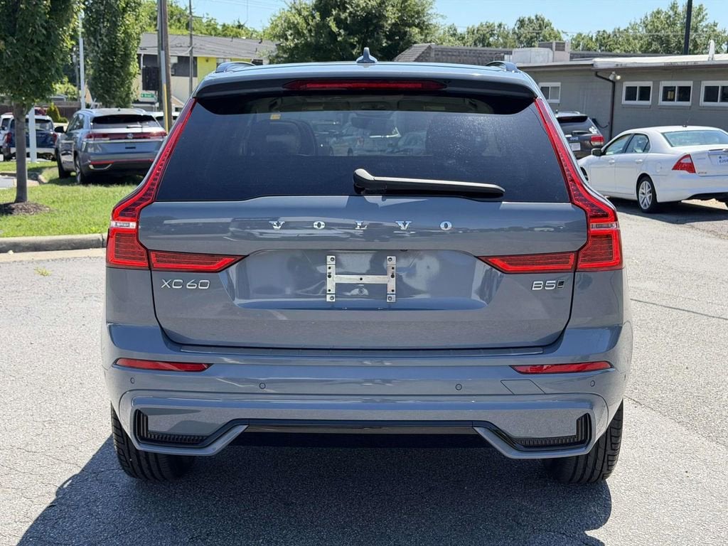 2024 Volvo XC60 B5 Plus Dark Theme