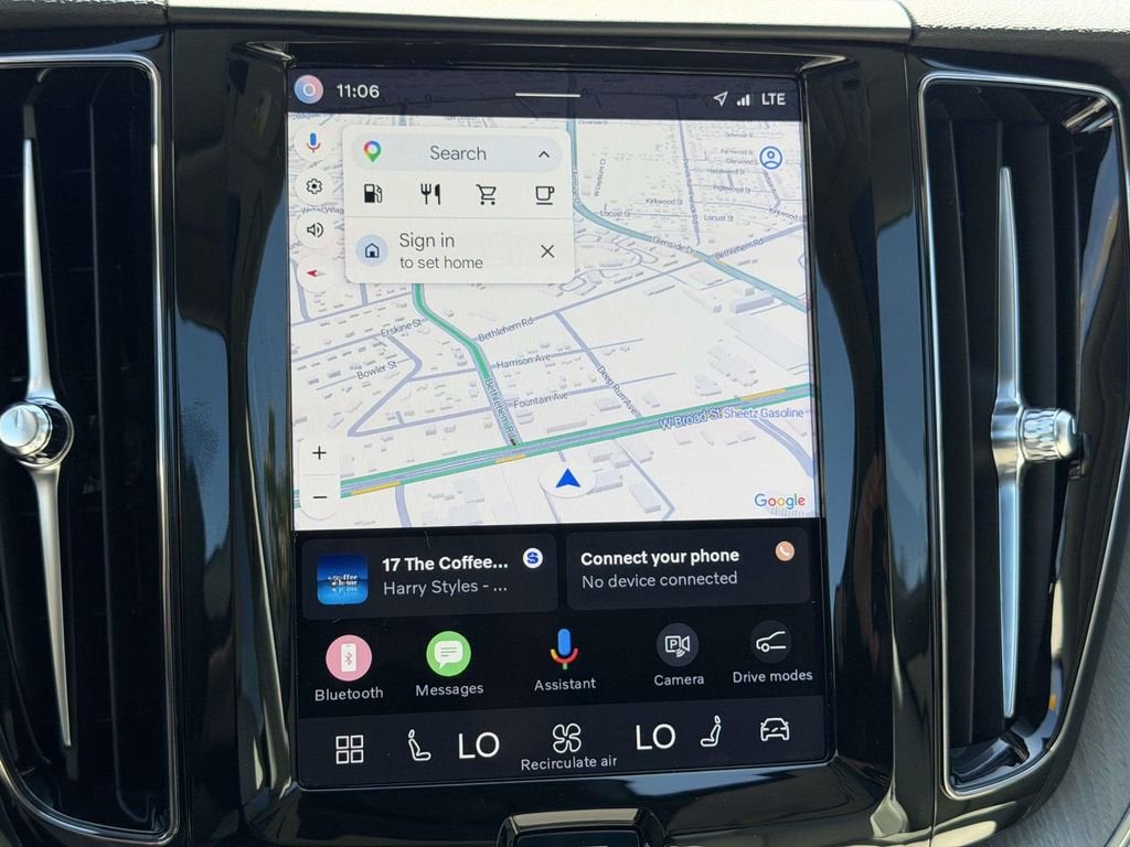 2024 Volvo XC60 B5 Plus Dark Theme