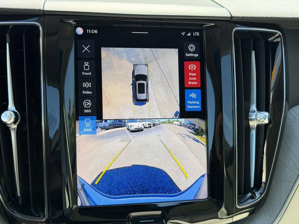2024 Volvo XC60 B5 Plus Dark Theme