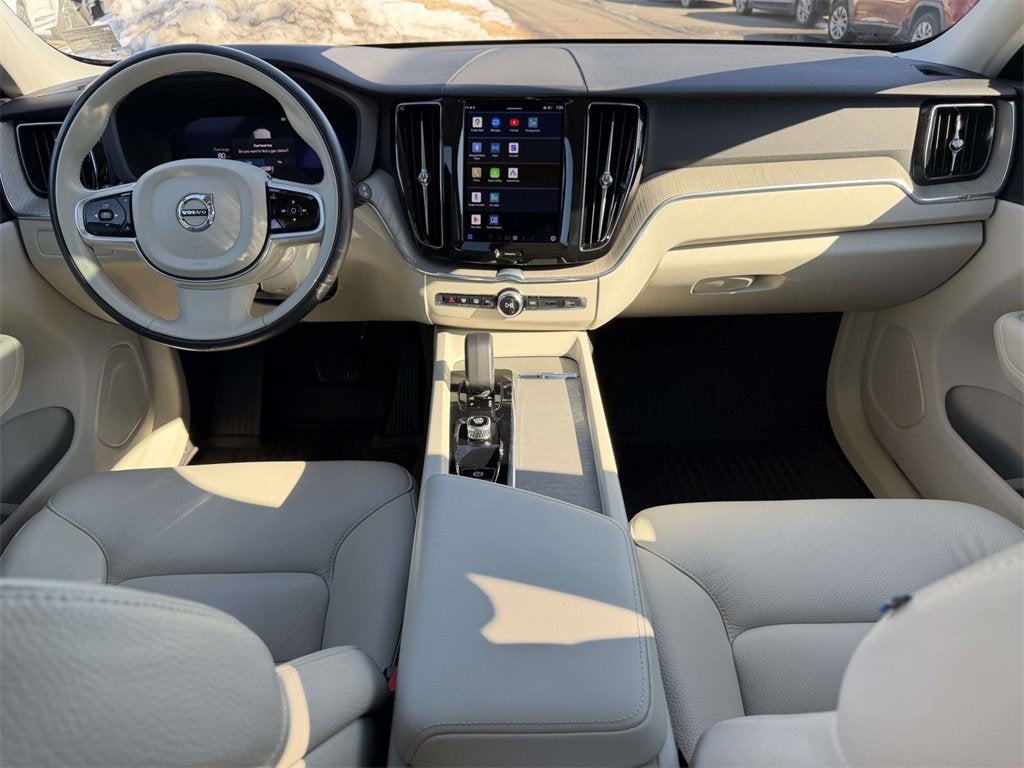 2023 Volvo XC60 B5 Plus Bright Theme