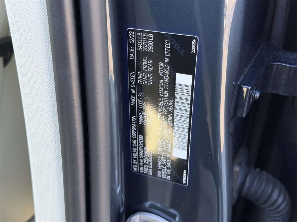 2023 Volvo XC60 B5 Plus Bright Theme