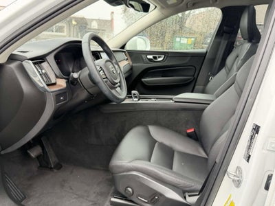 2023 Volvo XC60 B5 Plus Bright Theme