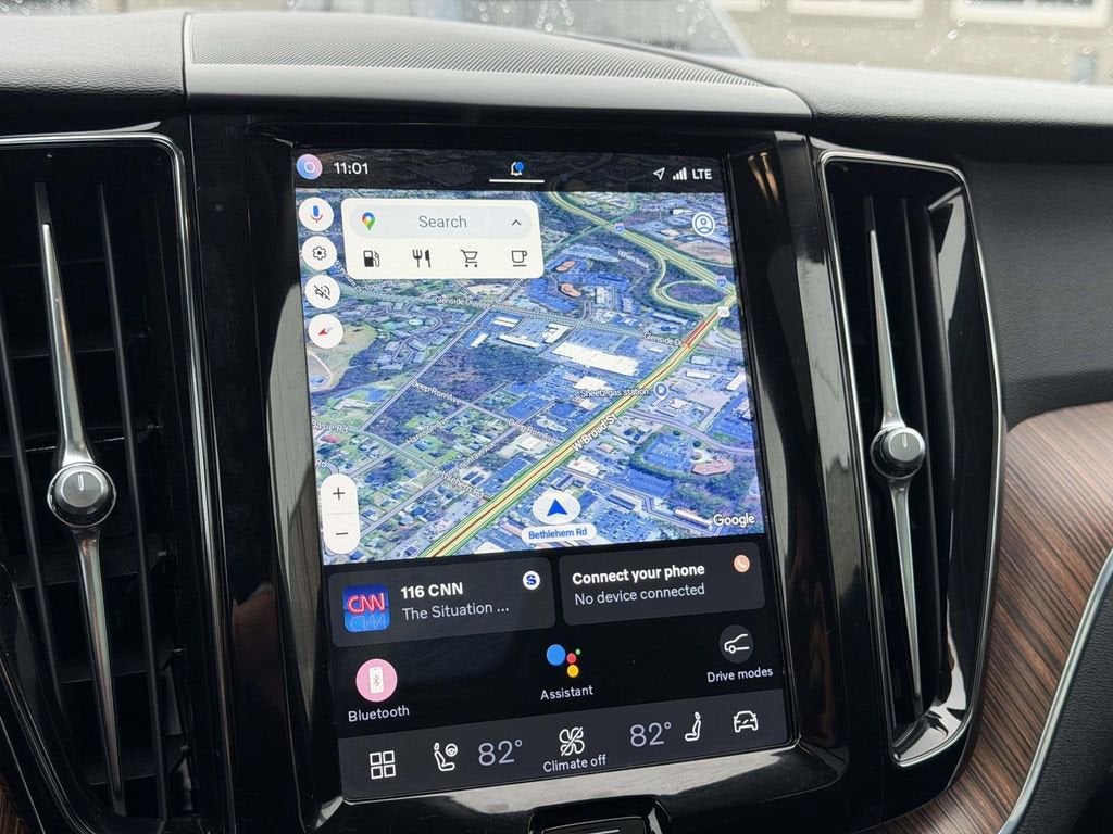 2023 Volvo XC60 B5 Plus Bright Theme