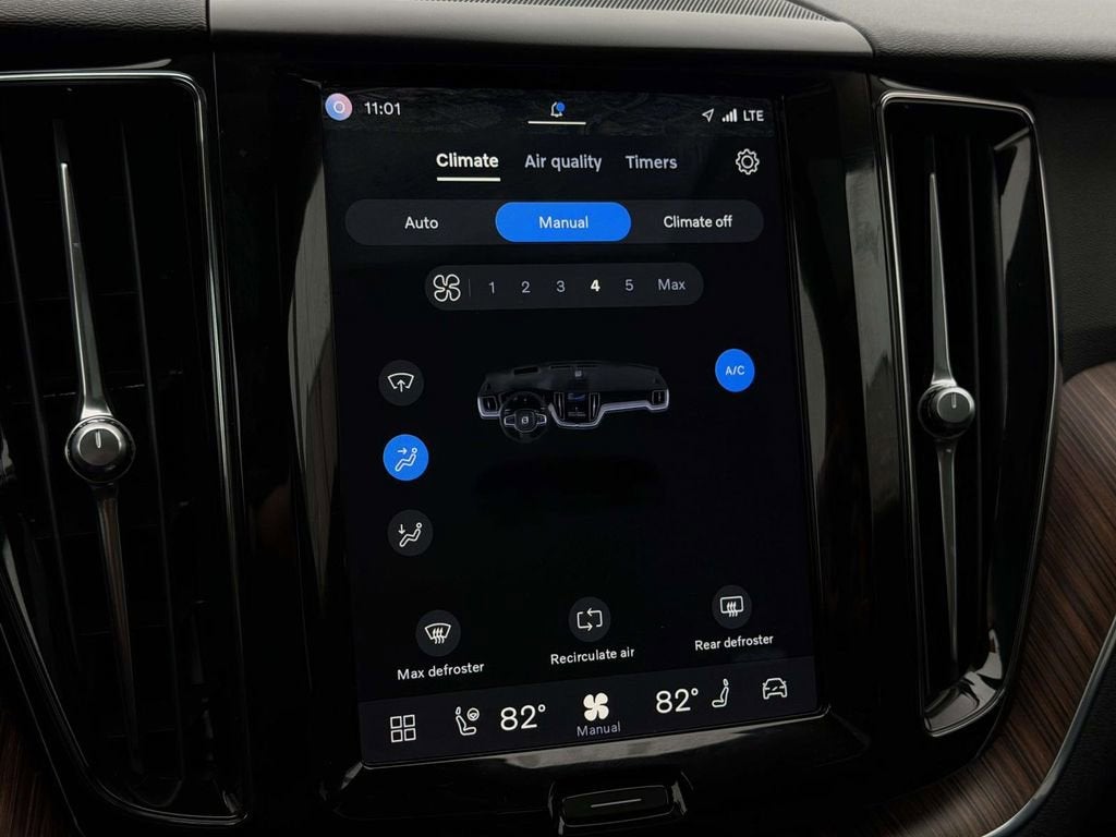 2023 Volvo XC60 B5 Plus Bright Theme