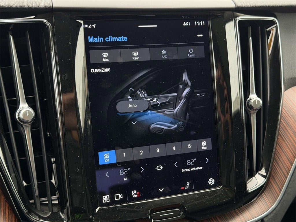 2023 Volvo XC60 B5 Plus Bright Theme