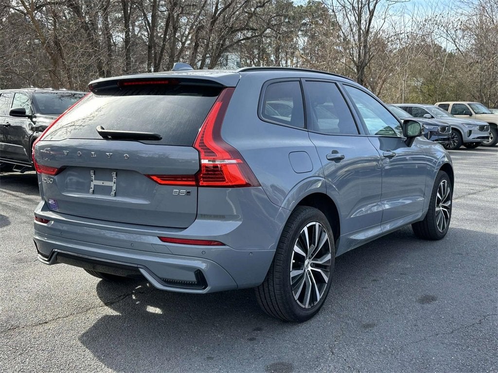2023 Volvo XC60 B5 Plus Dark Theme