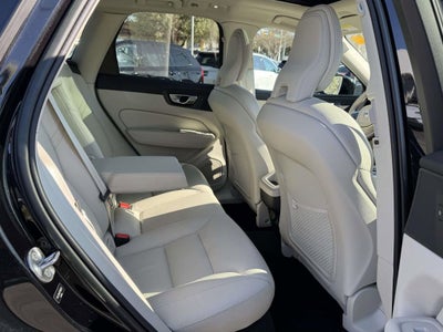 2023 Volvo XC60 B5 Plus Dark Theme