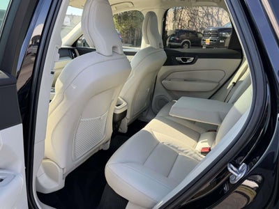 2023 Volvo XC60 B5 Plus Dark Theme