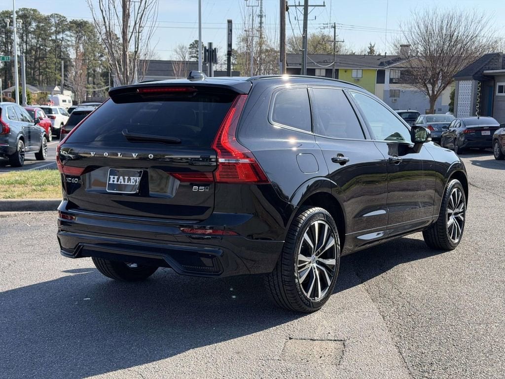 2023 Volvo XC60 B5 Plus Dark Theme