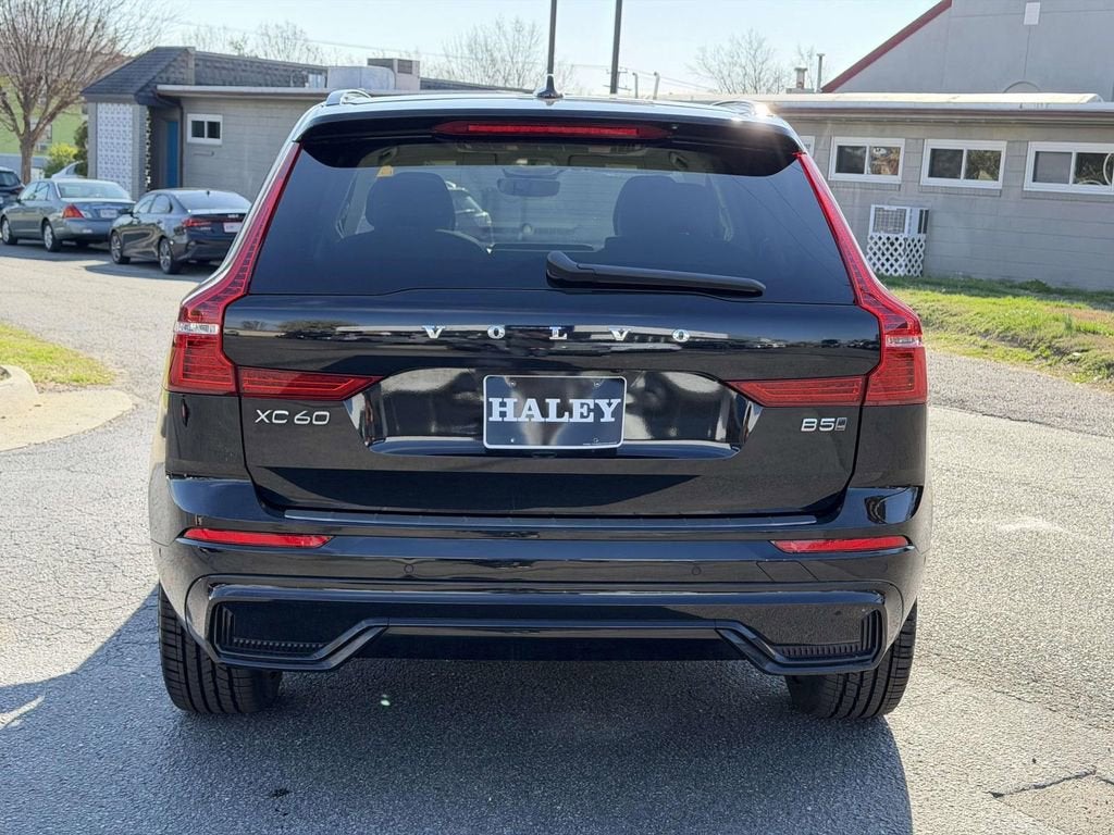 2023 Volvo XC60 B5 Plus Dark Theme
