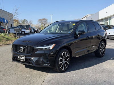 2023 Volvo XC60 B5 Plus Dark Theme
