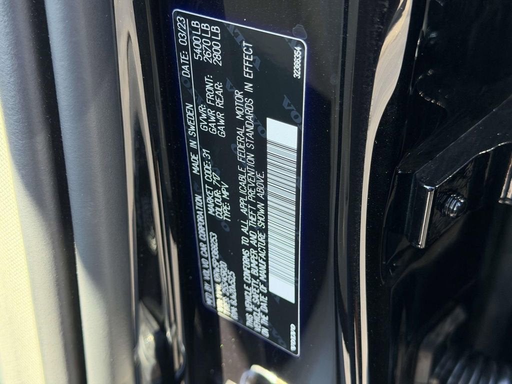 2023 Volvo XC60 B5 Plus Dark Theme