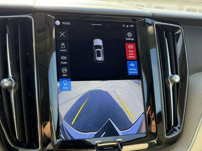 2023 Volvo XC60 B5 Plus Dark Theme