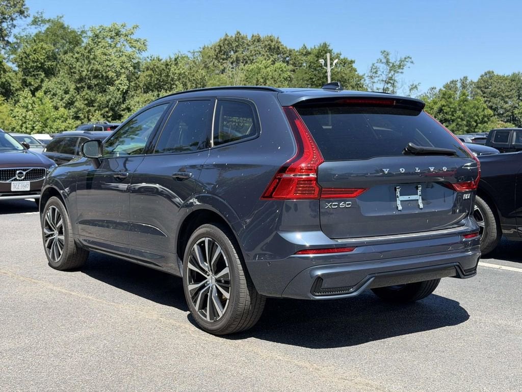 2023 Volvo XC60 B5 Plus Dark Theme