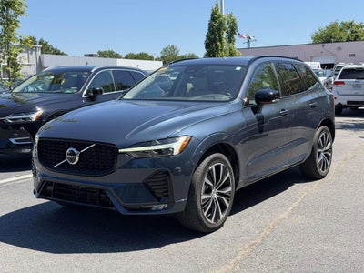 2023 Volvo XC60 B5 Plus Dark Theme