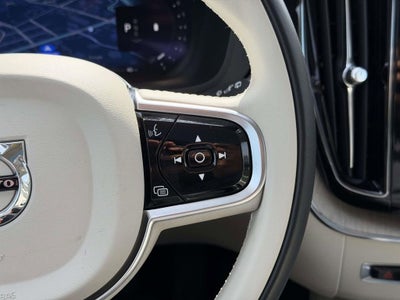 2023 Volvo XC60 B5 Plus Dark Theme