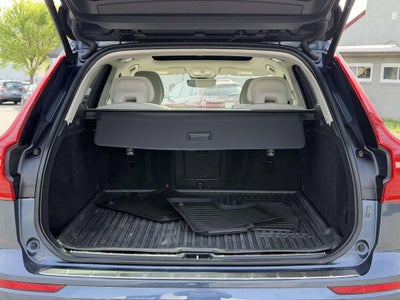 2023 Volvo XC60 B5 Plus Dark Theme