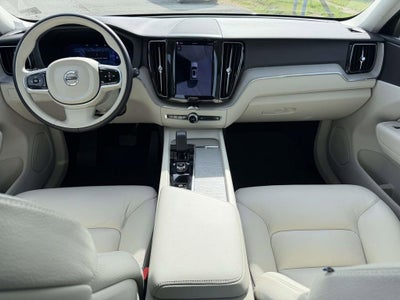 2023 Volvo XC60 B5 Plus Dark Theme