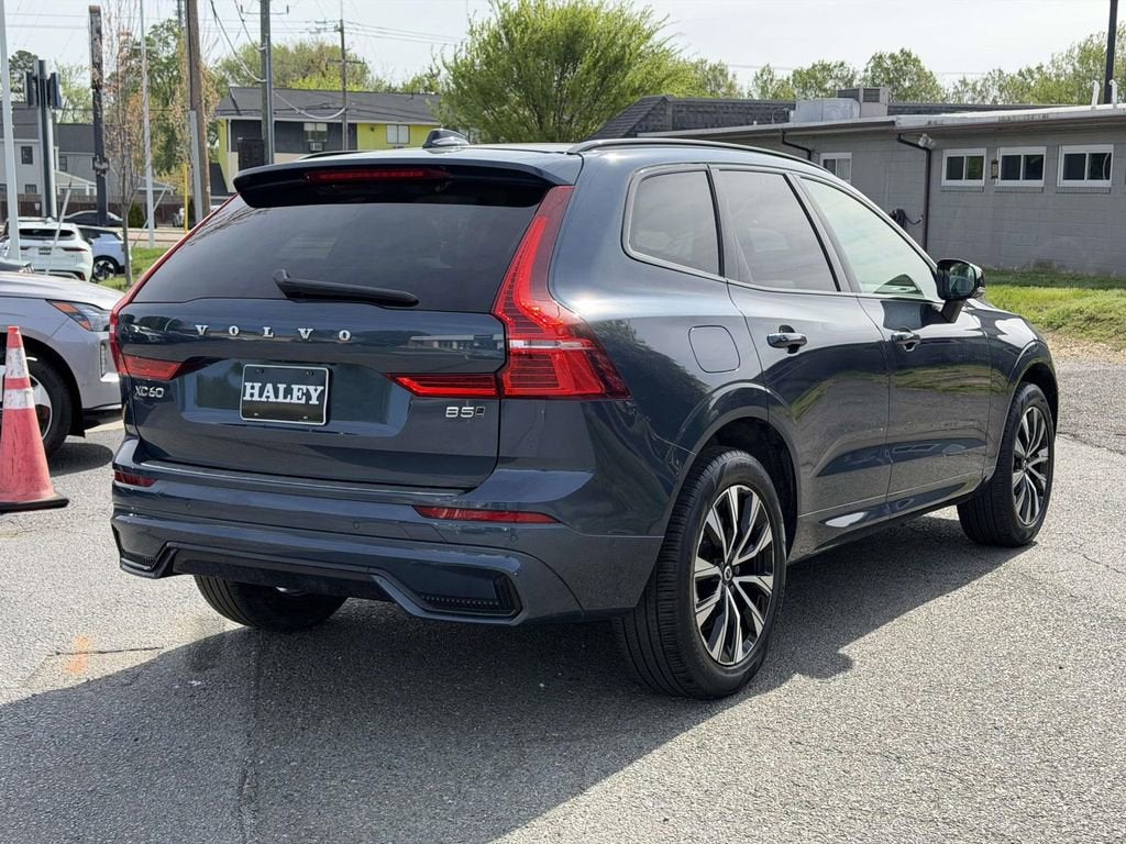 2023 Volvo XC60 B5 Plus Dark Theme