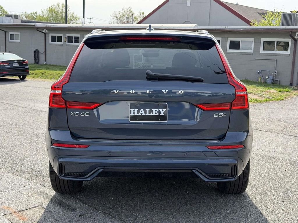 2023 Volvo XC60 B5 Plus Dark Theme