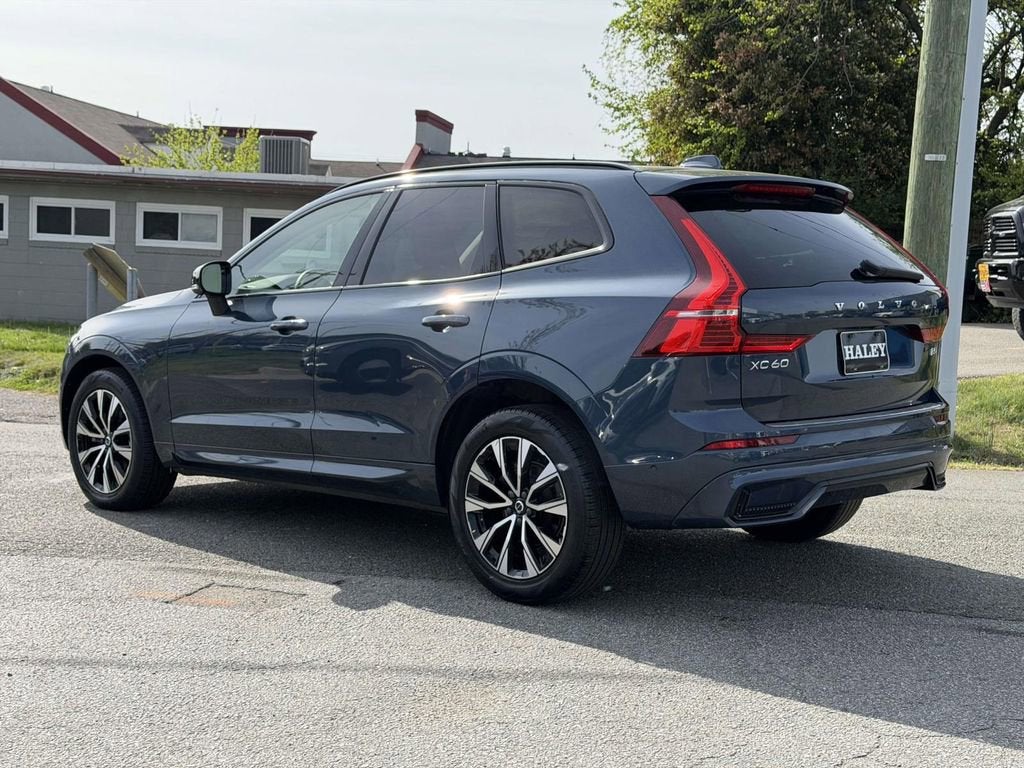 2023 Volvo XC60 B5 Plus Dark Theme