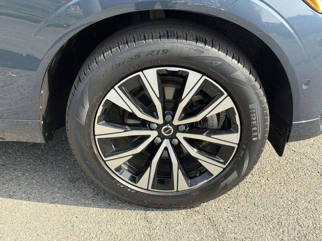 2023 Volvo XC60 B5 Plus Dark Theme