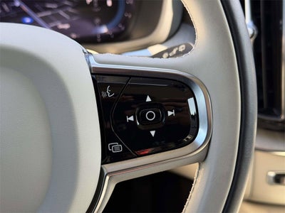 2023 Volvo XC60 B5 Plus Dark Theme