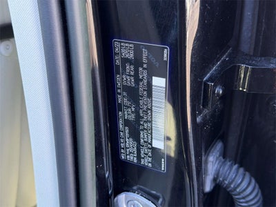 2023 Volvo XC60 B5 Plus Dark Theme