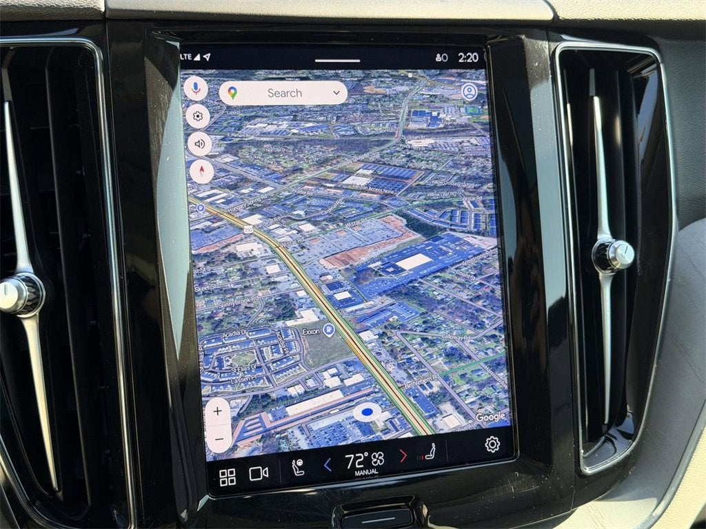 2023 Volvo XC60 B5 Plus Dark Theme