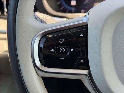 2023 Volvo XC60 B5 Plus Dark Theme