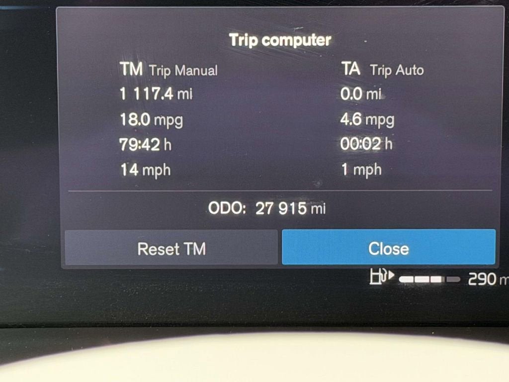 2023 Volvo XC60 B5 Plus Dark Theme