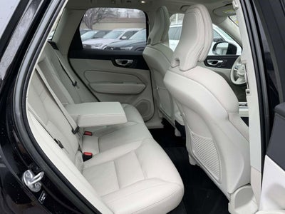 2023 Volvo XC60 B5 Plus Dark Theme