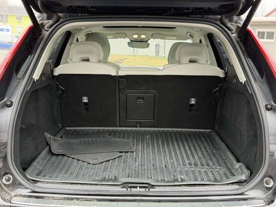 2023 Volvo XC60 B5 Plus Dark Theme