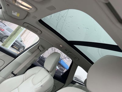 2023 Volvo XC60 B5 Plus Dark Theme