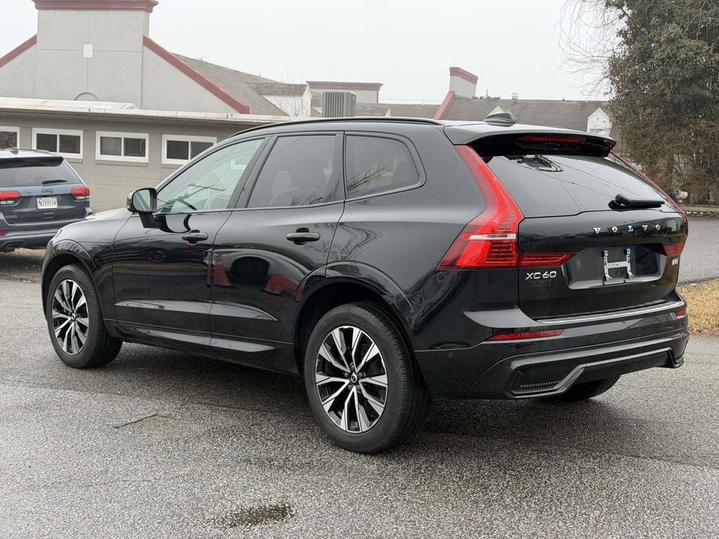 2023 Volvo XC60 B5 Plus Dark Theme